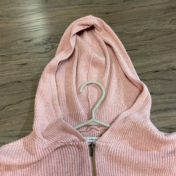 Knit pink sweater - Picture 2 of 3